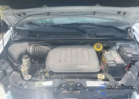 2014 Dodge Grand Caravan Sxt z USA, uszkodzony, nr VIN 2C4RDGCG3ER239861